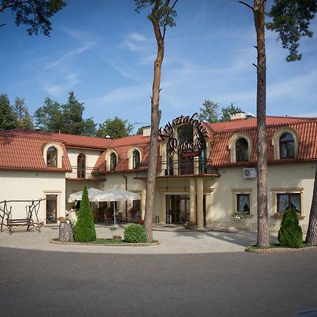 Krysztalowy Palacyk Коженице Екстериор снимка