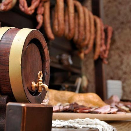 Krysztalowy Palacyk Коженице Екстериор снимка